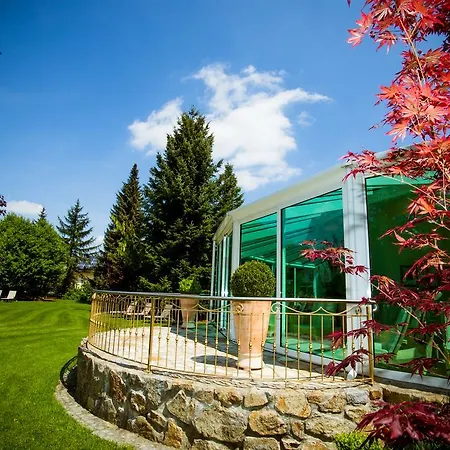 Thermenhotel Quellenhof 호텔 바트푸징