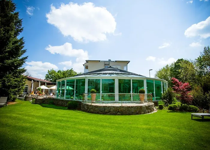 Thermenhotel Quellenhof 4*