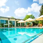 Thermenhotel Quellenhof Отель 4*