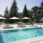 Отель Thermenhotel Quellenhof 4*