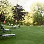 Отель Thermenhotel Quellenhof