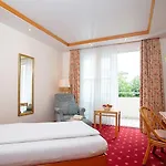 Thermenhotel Quellenhof Отель
