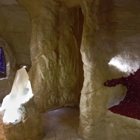 Thermenhotel Quellenhof Отель