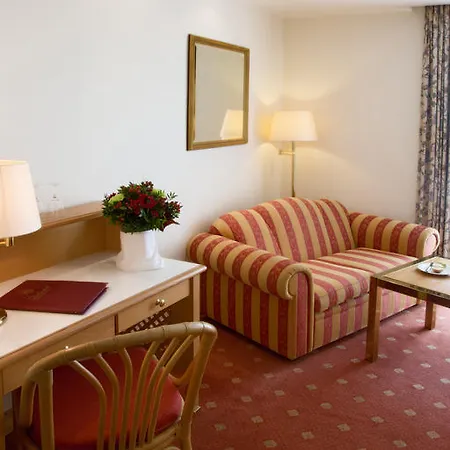 Thermenhotel Quellenhof Отель 4*