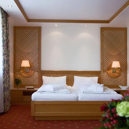 Отель Thermenhotel Quellenhof 4*