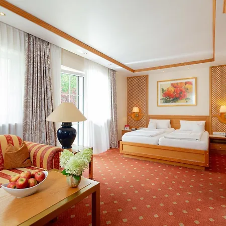 Отель Thermenhotel Quellenhof Бад-Фюссинг