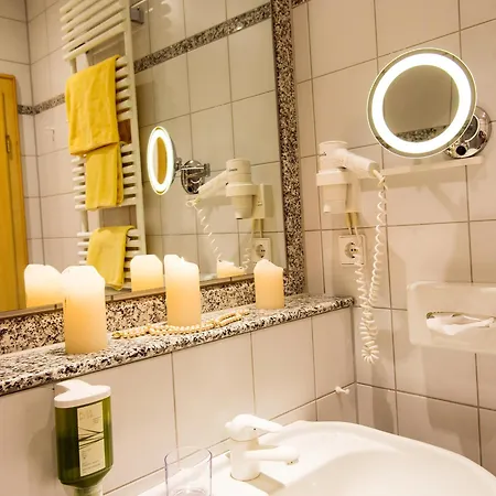 Thermenhotel Quellenhof Отель 4*