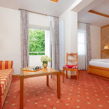 Отель Thermenhotel Quellenhof Бад-Фюссинг