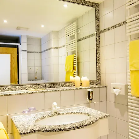 Thermenhotel Quellenhof Hotel 4*