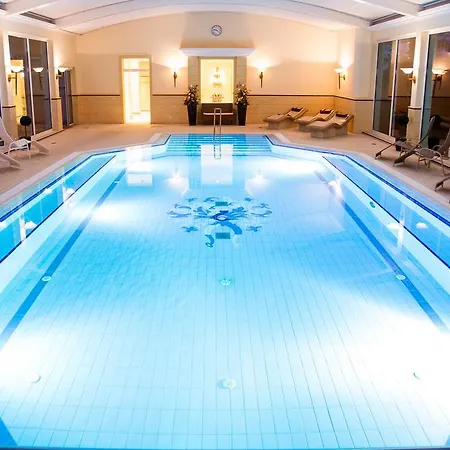 Thermenhotel Quellenhof Hotel 4*